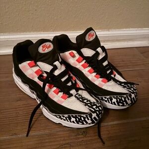 🔥 Nike Air Max 95 "Just Do It" Limited Edition – Size 7Y 🔥